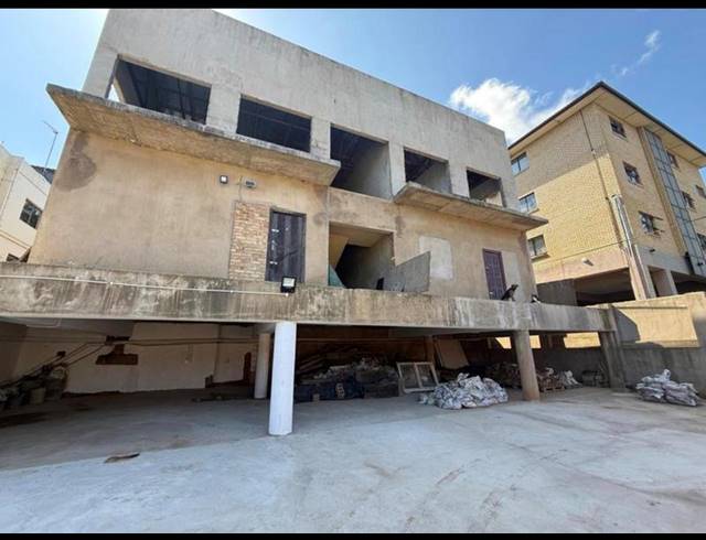 16 BEDROOM APARTMENT FOR SALE IN OVERPORT